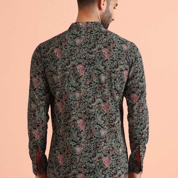 KISAH Men Paisley Embroidered Thread Work Short Kurta