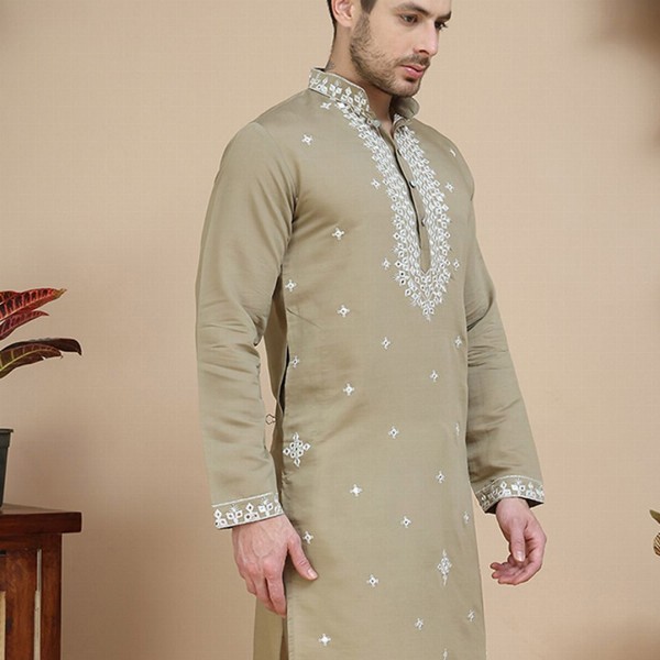 Jompers Men Geometric Embroidered Mirror Work Kurta