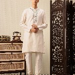 House of Pataudi Floral Embroidered Rozana Kurta