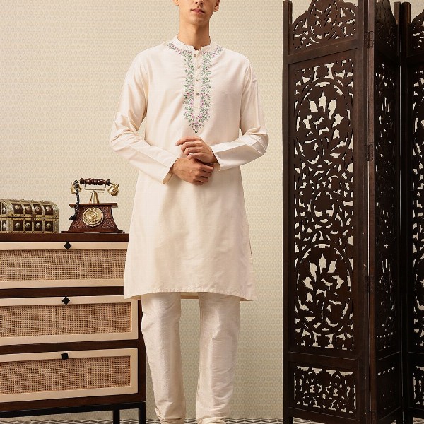 House of Pataudi Floral Embroidered Rozana Kurta