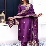 Aaghnya Women Floral Embroidered Regular Kurta & Trousers & Dupatta
