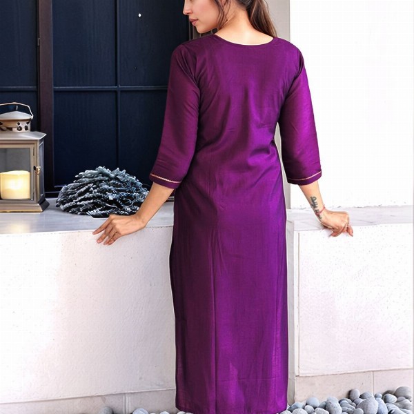 Aaghnya Women Floral Embroidered Regular Kurta & Trousers & Dupatta