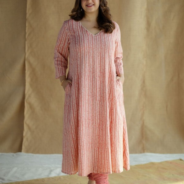 THE INDIAN ETHNIC CO Floral Printed Cotton V-Neck Thread Work Kali Kurta