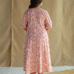 THE INDIAN ETHNIC CO Floral Printed Cotton V-Neck Thread Work Kali Kurta