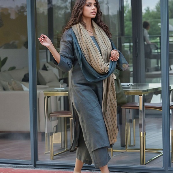 Aaghnya Women Solid Kurta with Palazzo & Dupatta