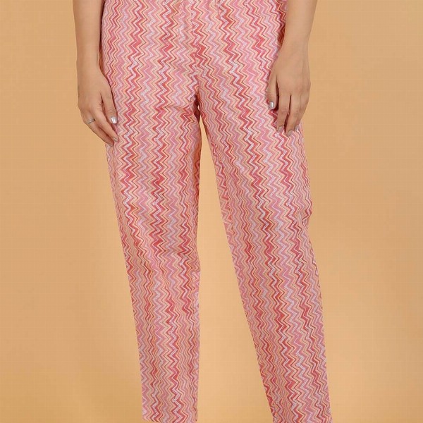 Aramya Paisley Printed V-Neck Regular Pure Cotton Kurta With Trouser With Dupatta