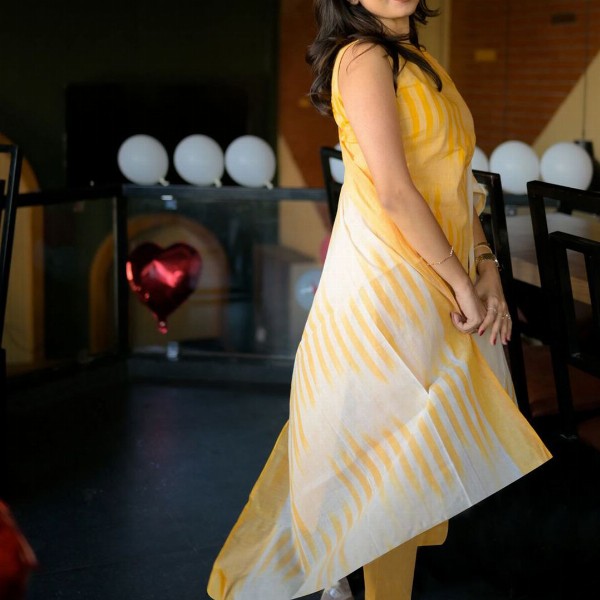 GoSriKi Striped Key Hole Neck Kurta With Trousers & Dupatta