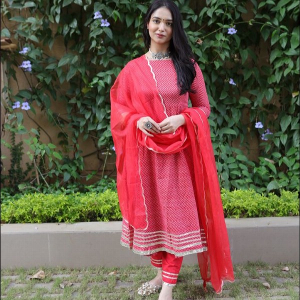 KAHVA Leheriya Printed Empire Gotta Patti Pure Cotton Kurta with Trousers & With Dupatta