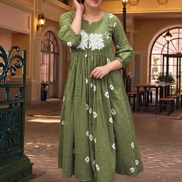 Aaghnya Women Ethnic Motifs Embroidered Kurta with Trousers