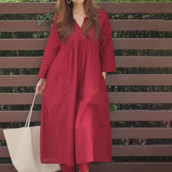 GoSriKi Women Solid Kurta with Trousers