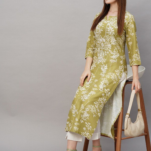 GoSriKi Floral Embroidered Thread Work Regular Kurta