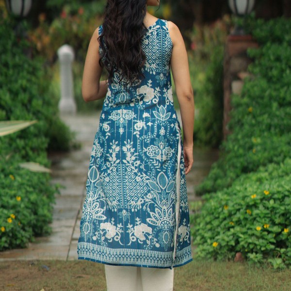 anayna Floral Printed Sweetheart Neck Straight Kurta With Trousers