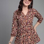 QOMN Floral Printed V-Neck Gathered Pure Cotton Empire Top