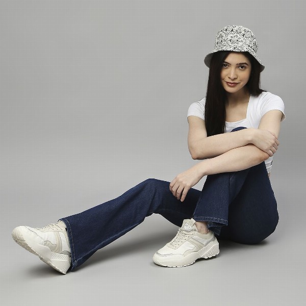 TARAMA Women Blue Bootcut Stretchable Jeans