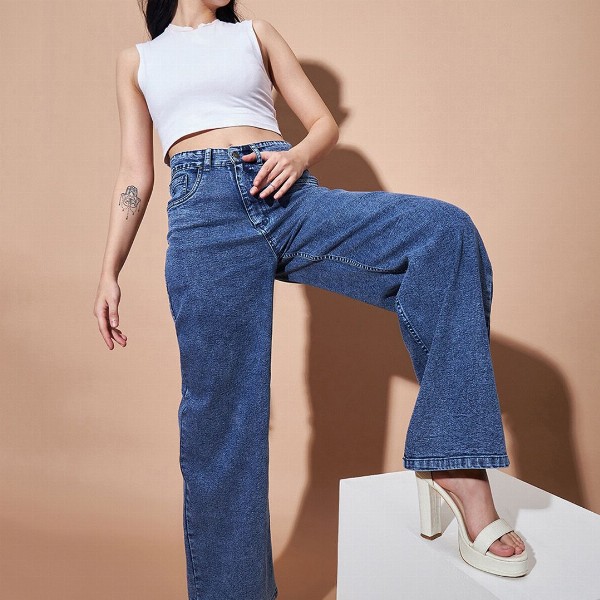 SASSAFRAS BASICS Women Straight Fit High-Rise Clean Look Heavy Fade Jeans