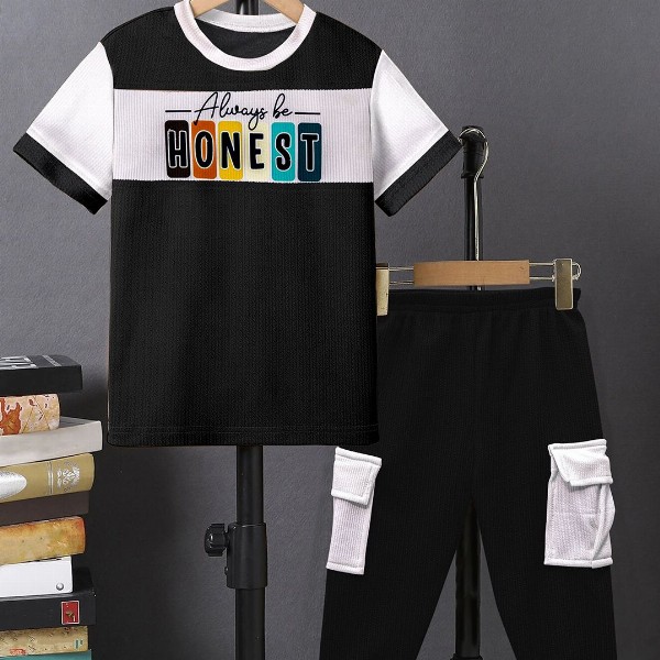 kachhot Kids Colourblocked Printed Round Neck T-shirt With Shorts