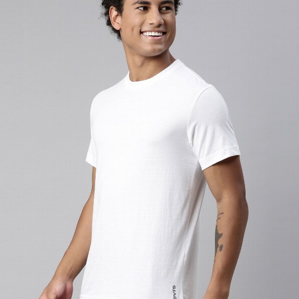 Levis Men Soft Pure Cotton Round Neck Half Sleeve Tshirt