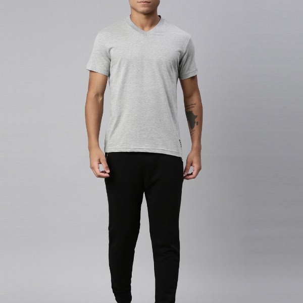 Levis Men Pure Cotton V Neck Short Sleeve Tshirt