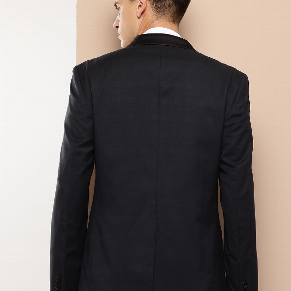INVICTUS Single-Breasted Slim Fit Blazer