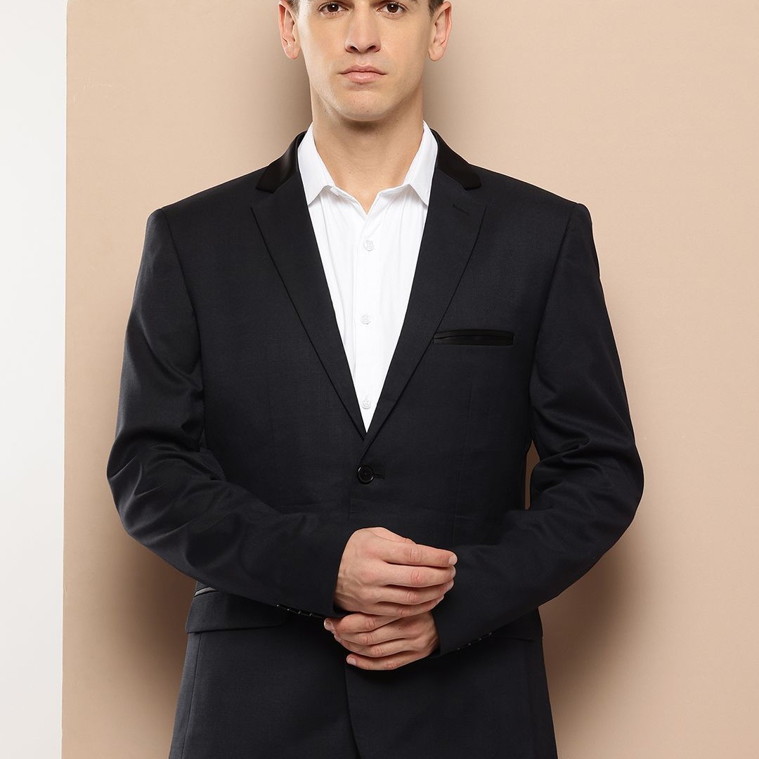 INVICTUS Single-Breasted Slim Fit Blazer
